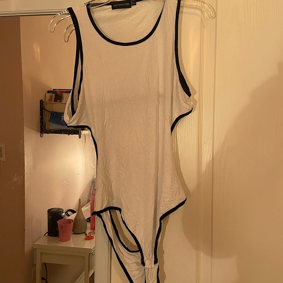 Pretty Little Thing White and Black Cutout Bodysuit - Picture 3 of 3